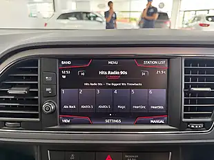 Used 2018 SEAT Leon Se Dynamic Technology Red - Interior and Exterior details 17