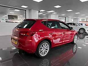 Used 2018 SEAT Leon Se Dynamic Technology Red - Interior and Exterior details 2