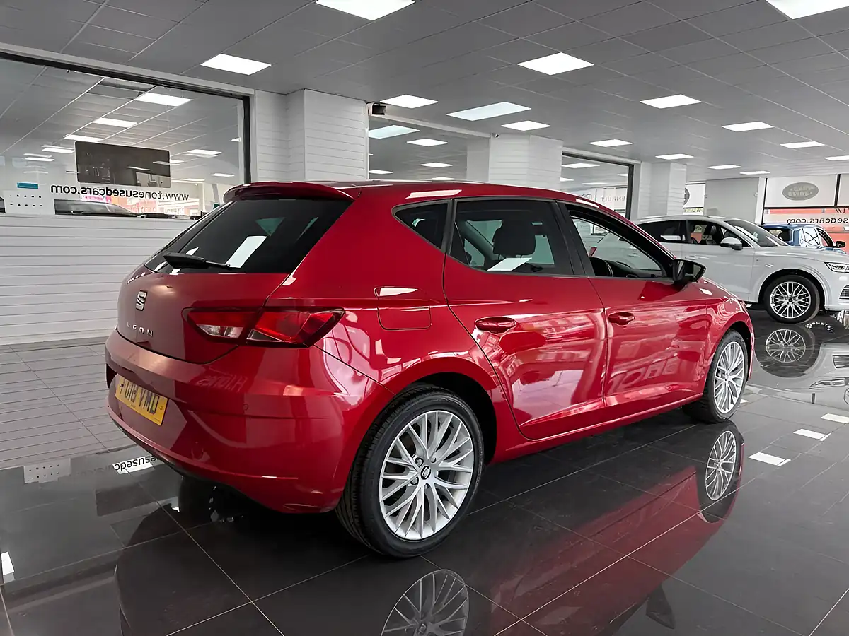 Used 2018 SEAT Leon Se Dynamic Technology Red - Interior and Exterior details 2