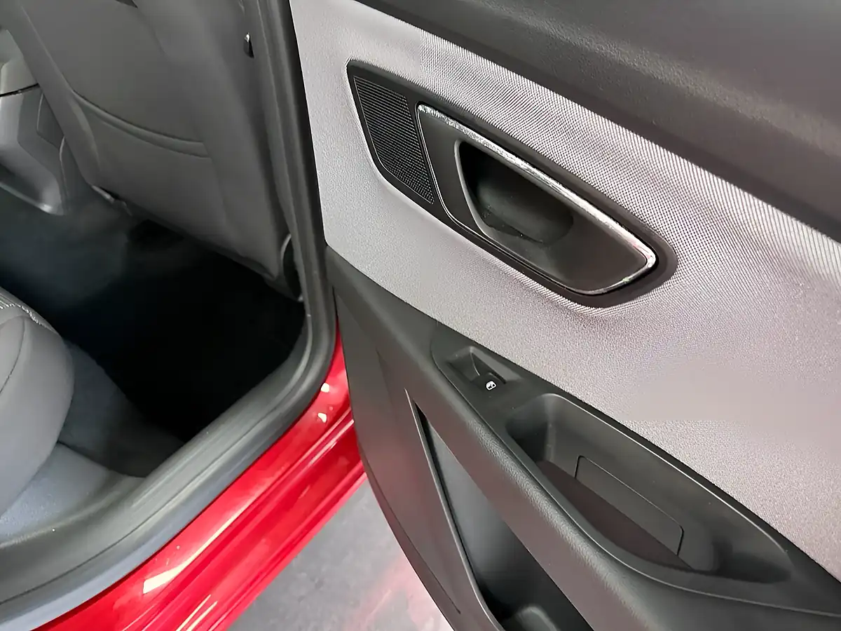 Used 2018 SEAT Leon Se Dynamic Technology Red - Interior and Exterior details 6