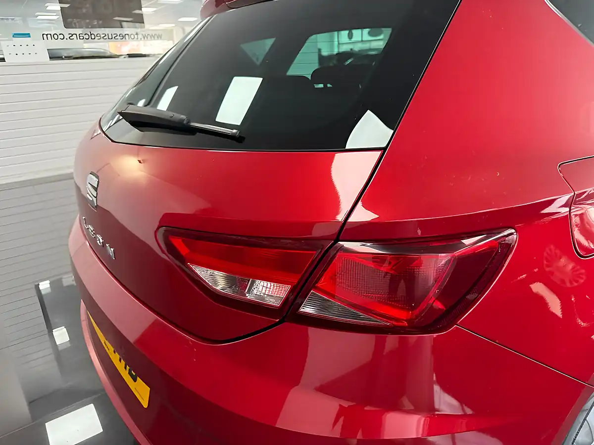 Used 2018 SEAT Leon Se Dynamic Technology Red - Interior and Exterior details 7