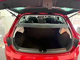 Used 2018 SEAT Leon Se Dynamic Technology Red - Interior and Exterior details 9