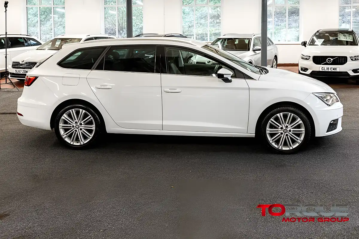 Used 2018 SEAT Leon Xcellence Technology White - Interior and Exterior details 17
