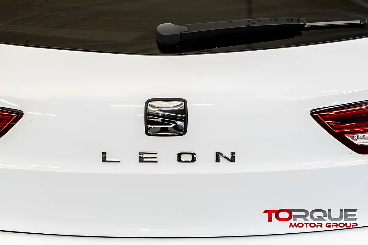 Used 2018 SEAT Leon Xcellence Technology White - Interior and Exterior details 7
