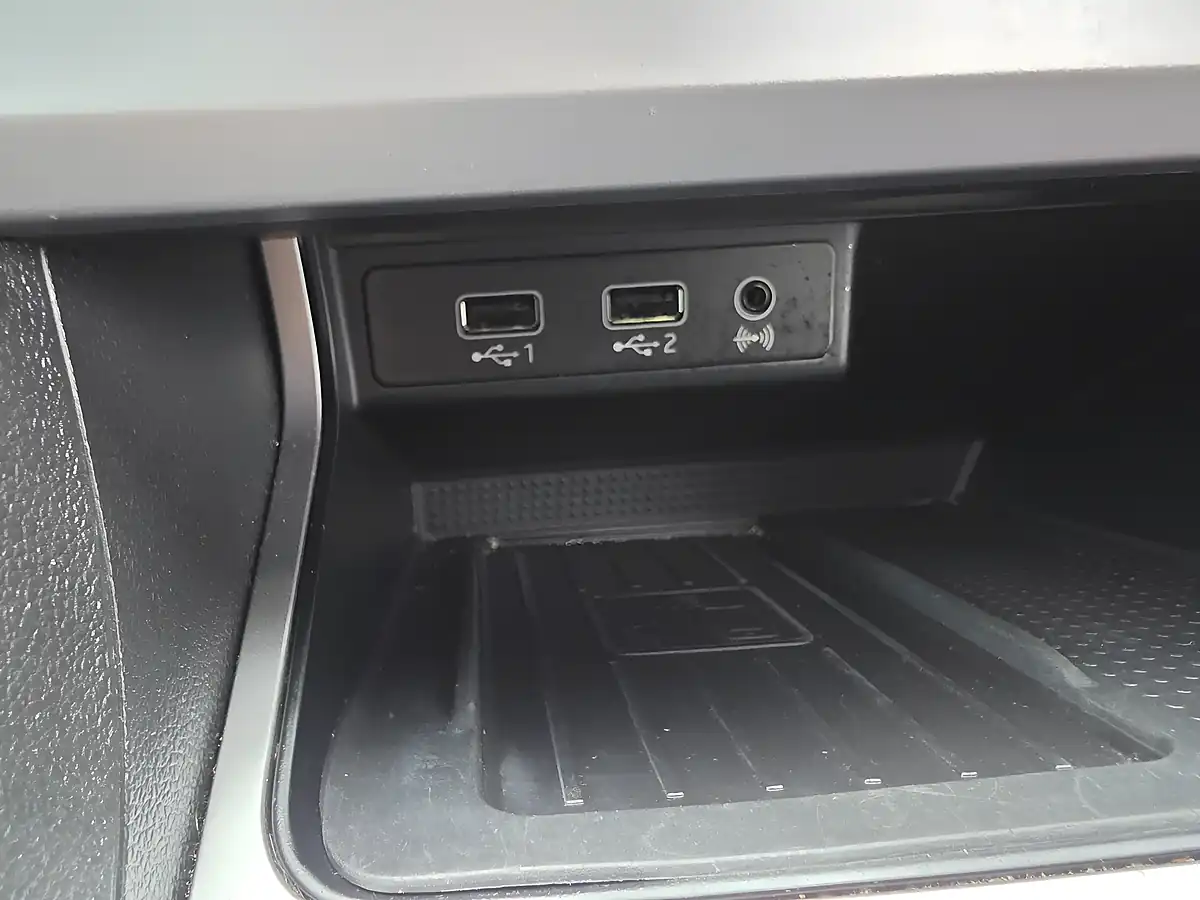 Used 2018 SEAT Leon Xcellence Technology White - Interior and Exterior details 14