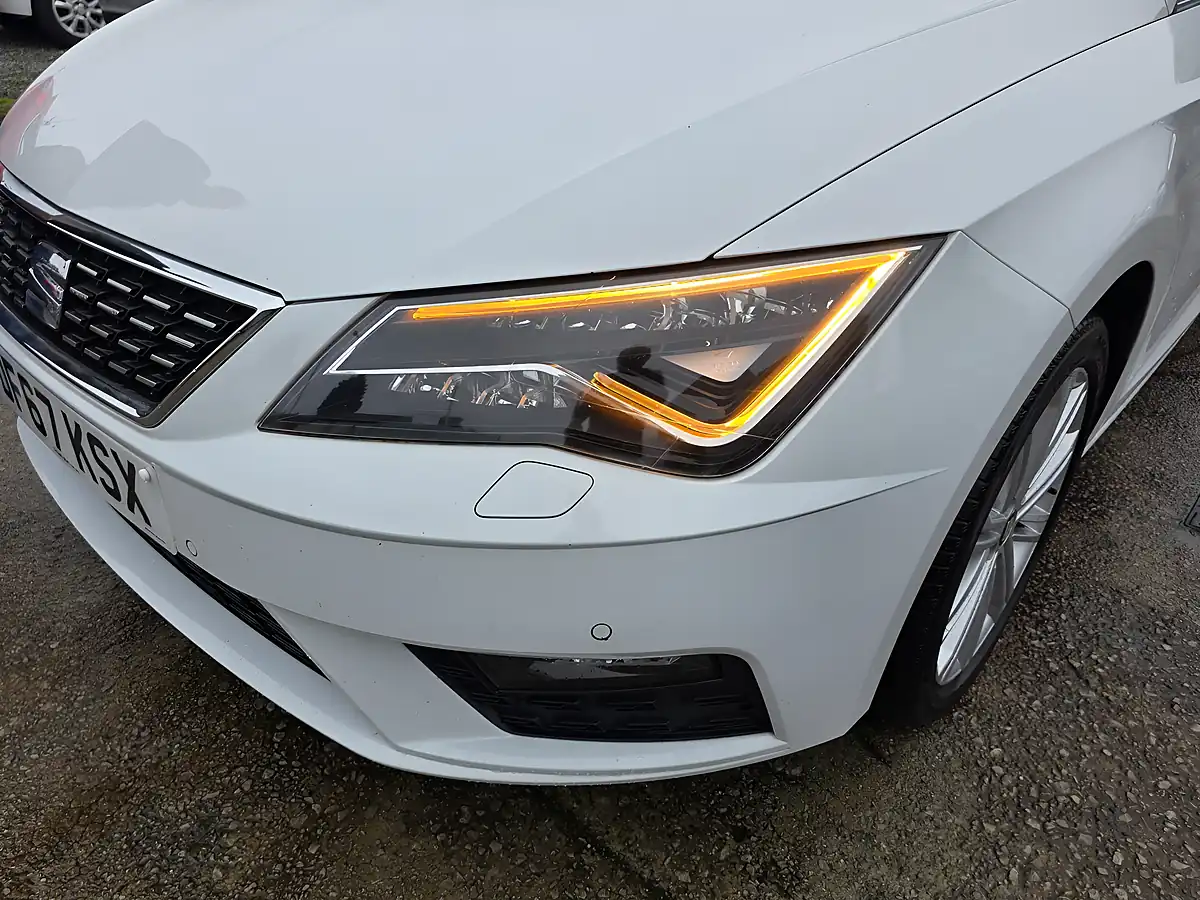 Used 2018 SEAT Leon Xcellence Technology White - Interior and Exterior details 17