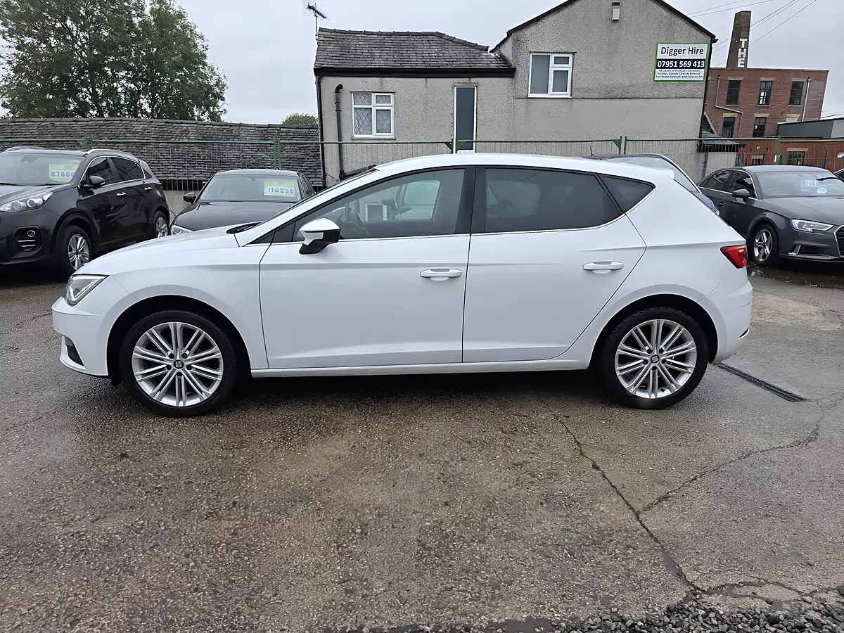 Used 2018 SEAT Leon Xcellence Technology White - Interior and Exterior details 4