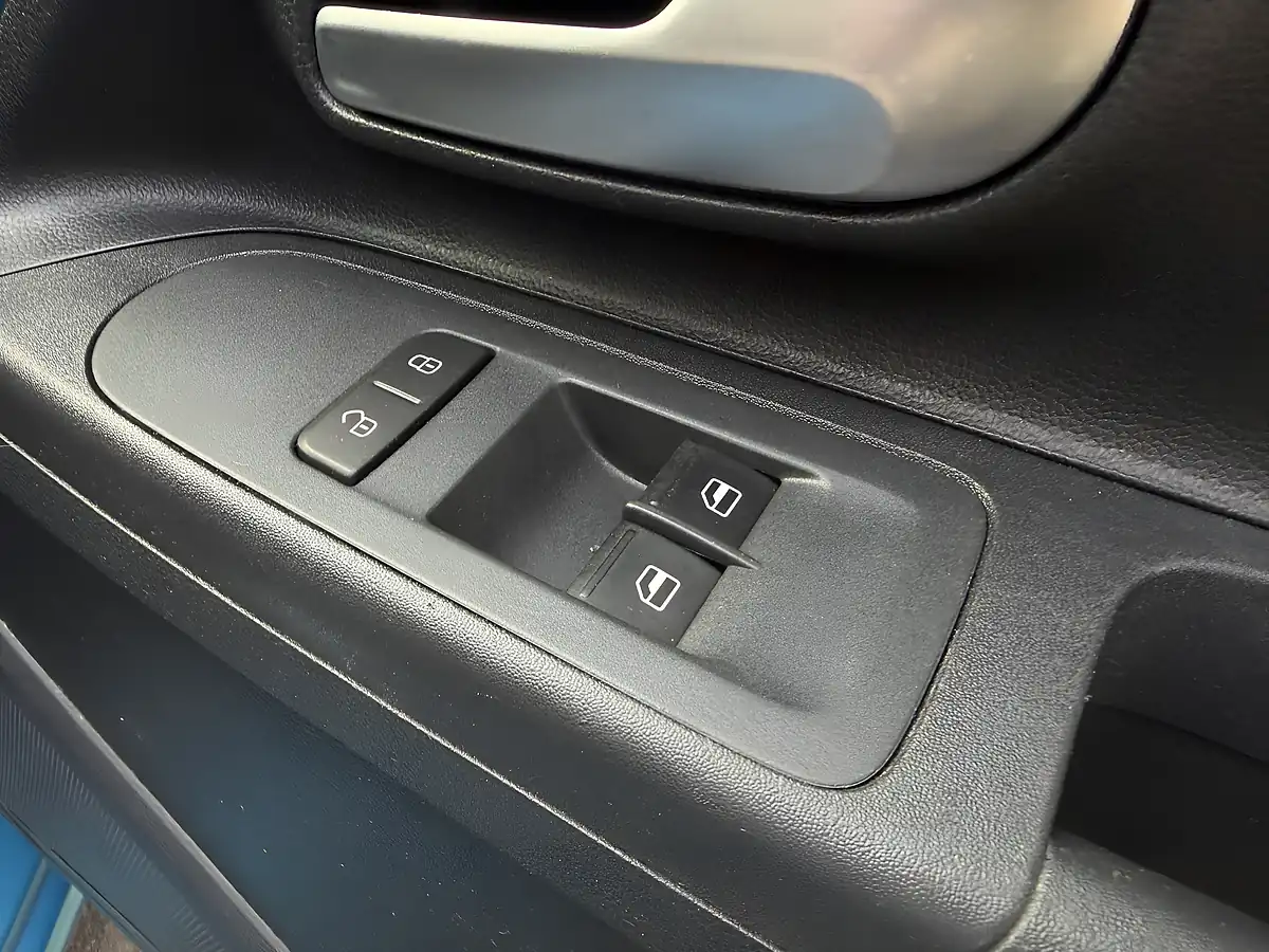 Used 2018 SEAT Mii Fr Line Blue - Interior and Exterior details 16