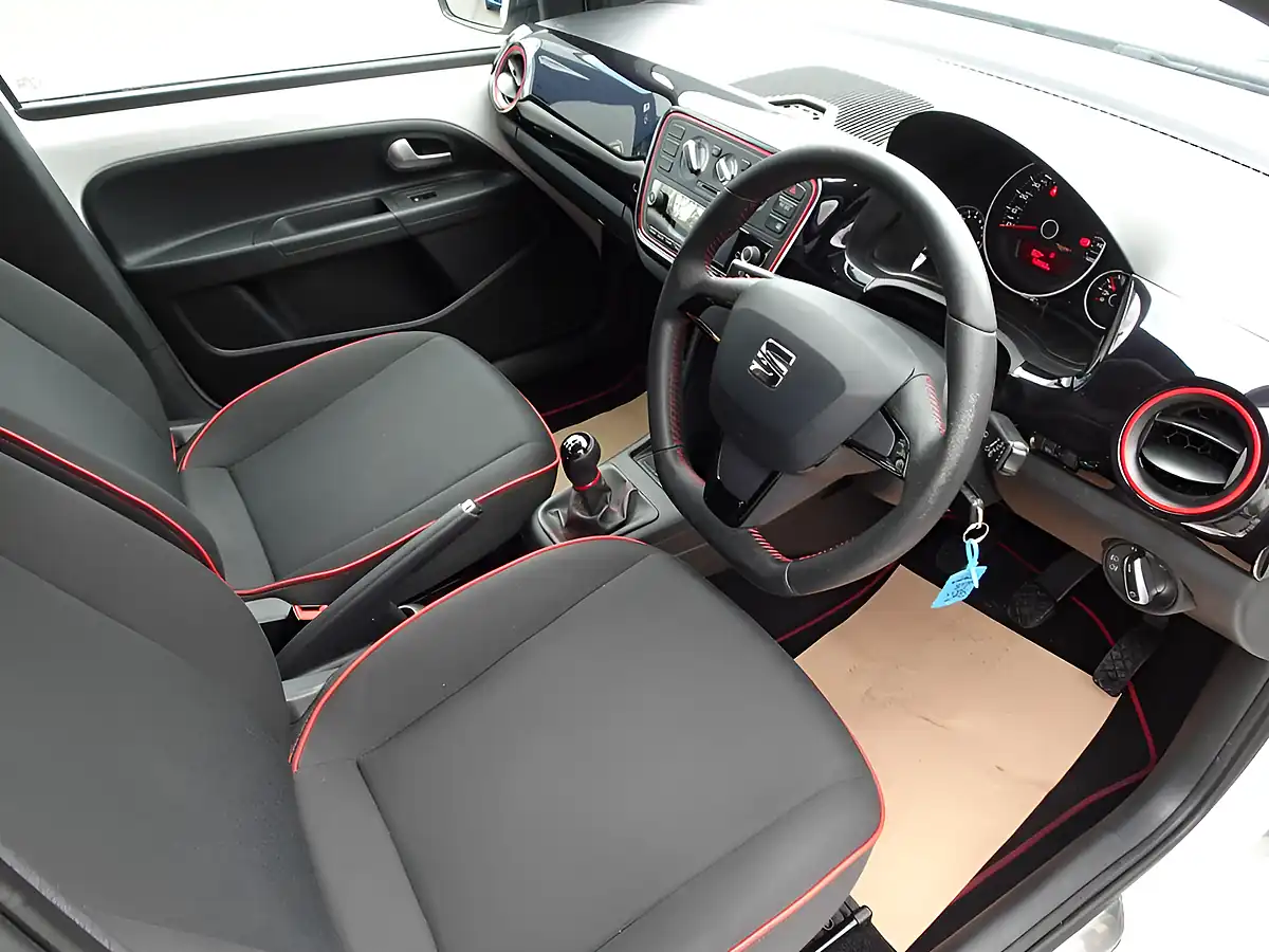 Used 2018 SEAT Mii Fr Line Candy White - Interior and Exterior details 14