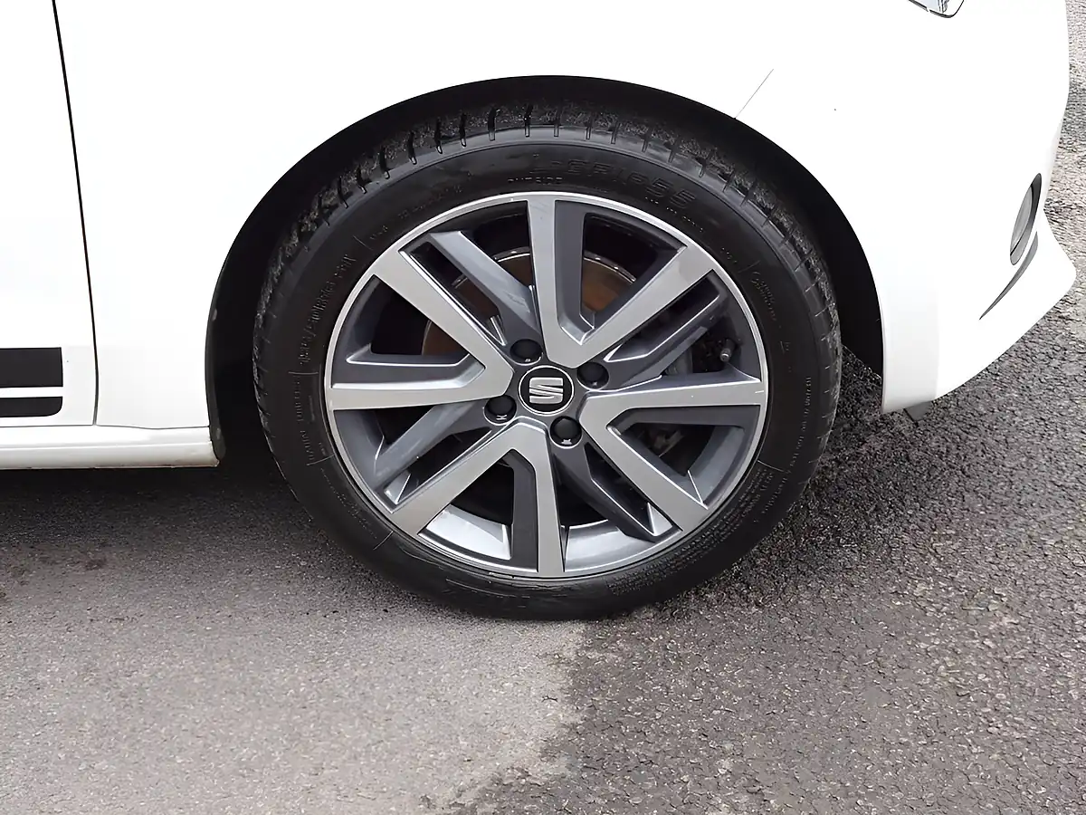 Used 2018 SEAT Mii Fr Line Candy White - Interior and Exterior details 19