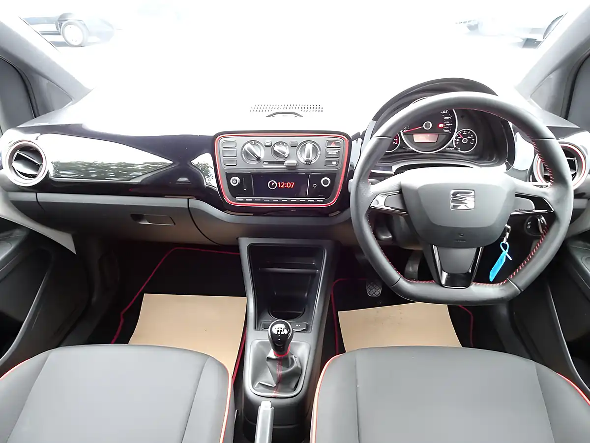 Used 2018 SEAT Mii Fr Line Candy White - Interior and Exterior details 2