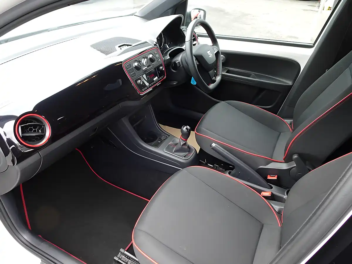 Used 2018 SEAT Mii Fr Line Candy White - Interior and Exterior details 6
