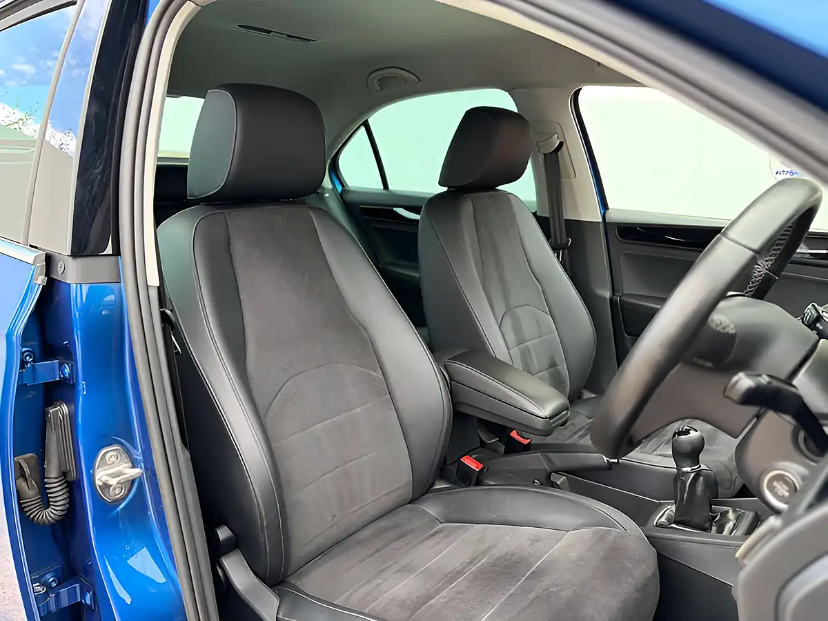 Used 2018 SEAT Toledo Xcellence Mediterranean Blue - Interior and Exterior details 9