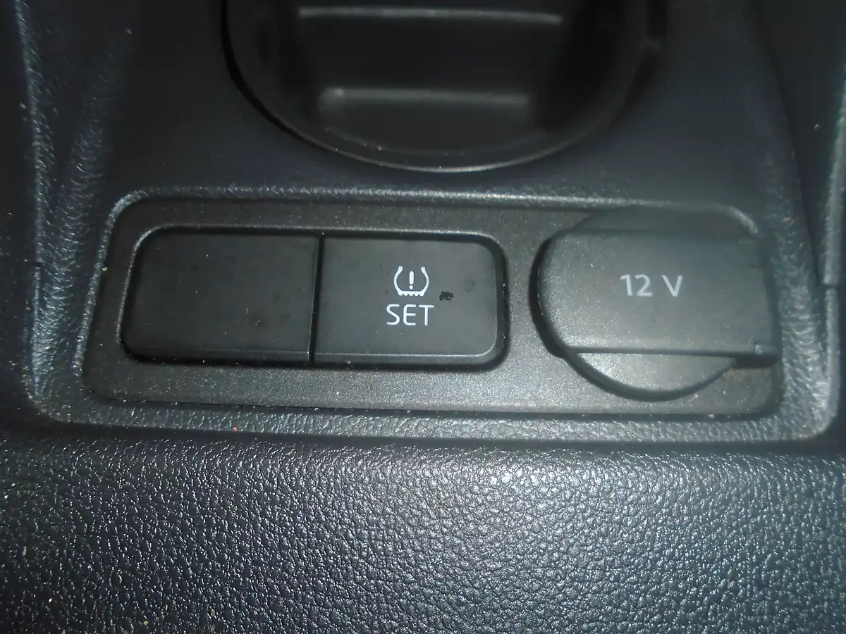 Used 2018 Skoda Citigo Colour Edition Silver - Interior and Exterior details 12