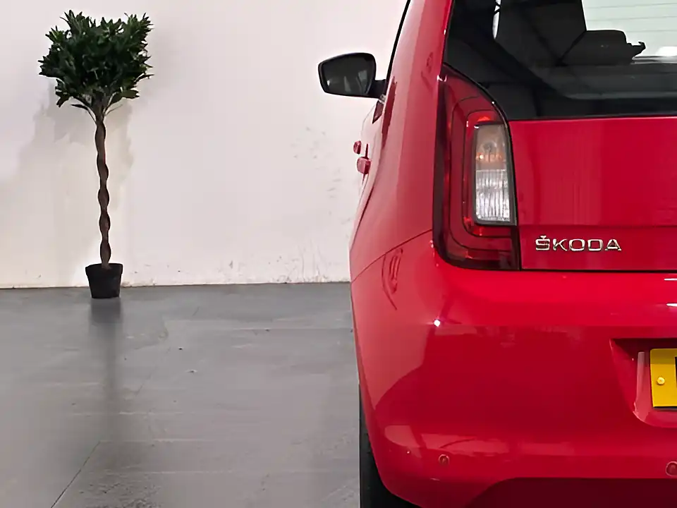 Used 2018 Skoda Citigo Se Red - Interior and Exterior details 18