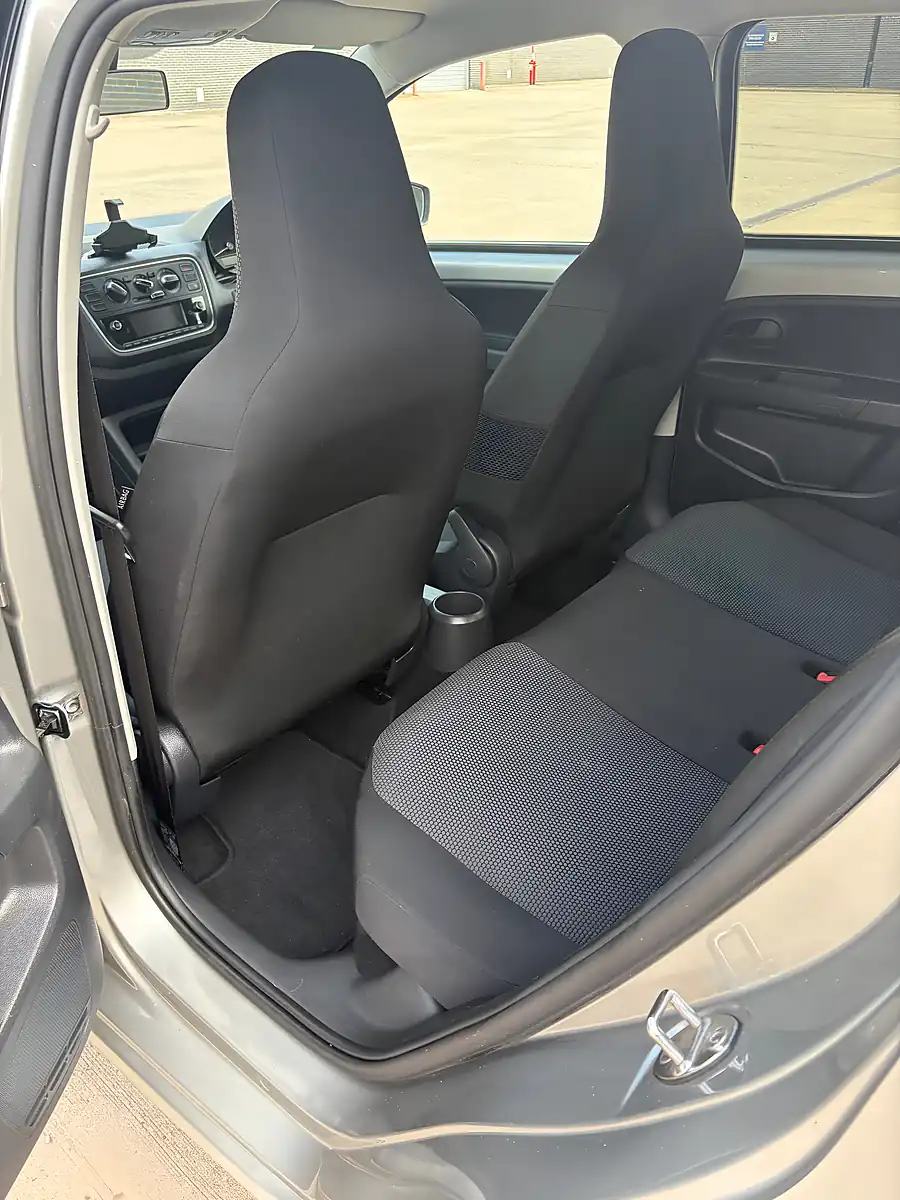 Used 2018 Skoda Citigo Se Silver - Interior and Exterior details 11
