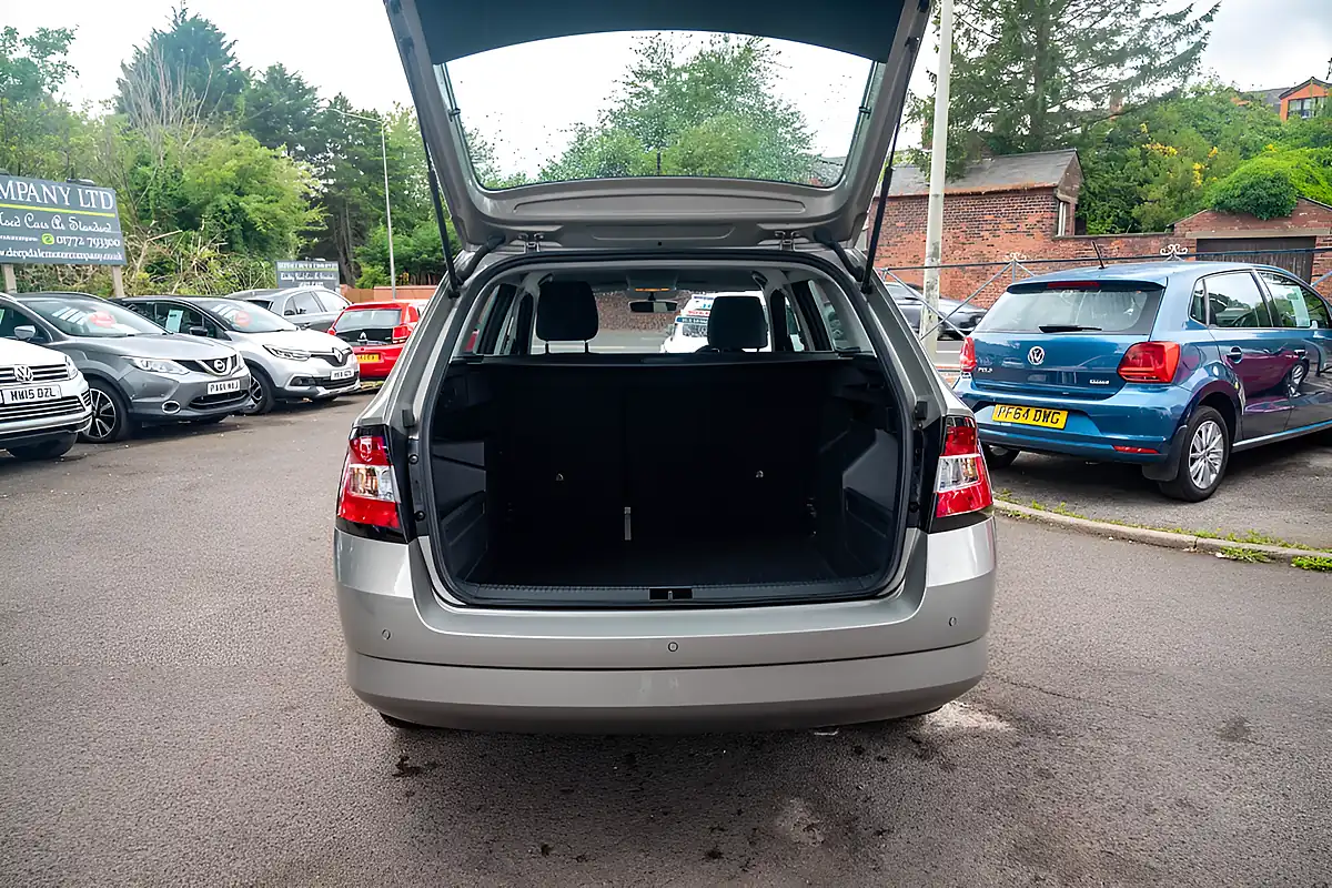 Used 2018 Skoda Fabia Se L Cappucino Beige - Interior and Exterior details 7