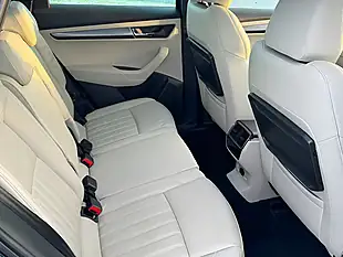 Used 2018 Skoda Karoq Edition Blue - Interior and Exterior details 12