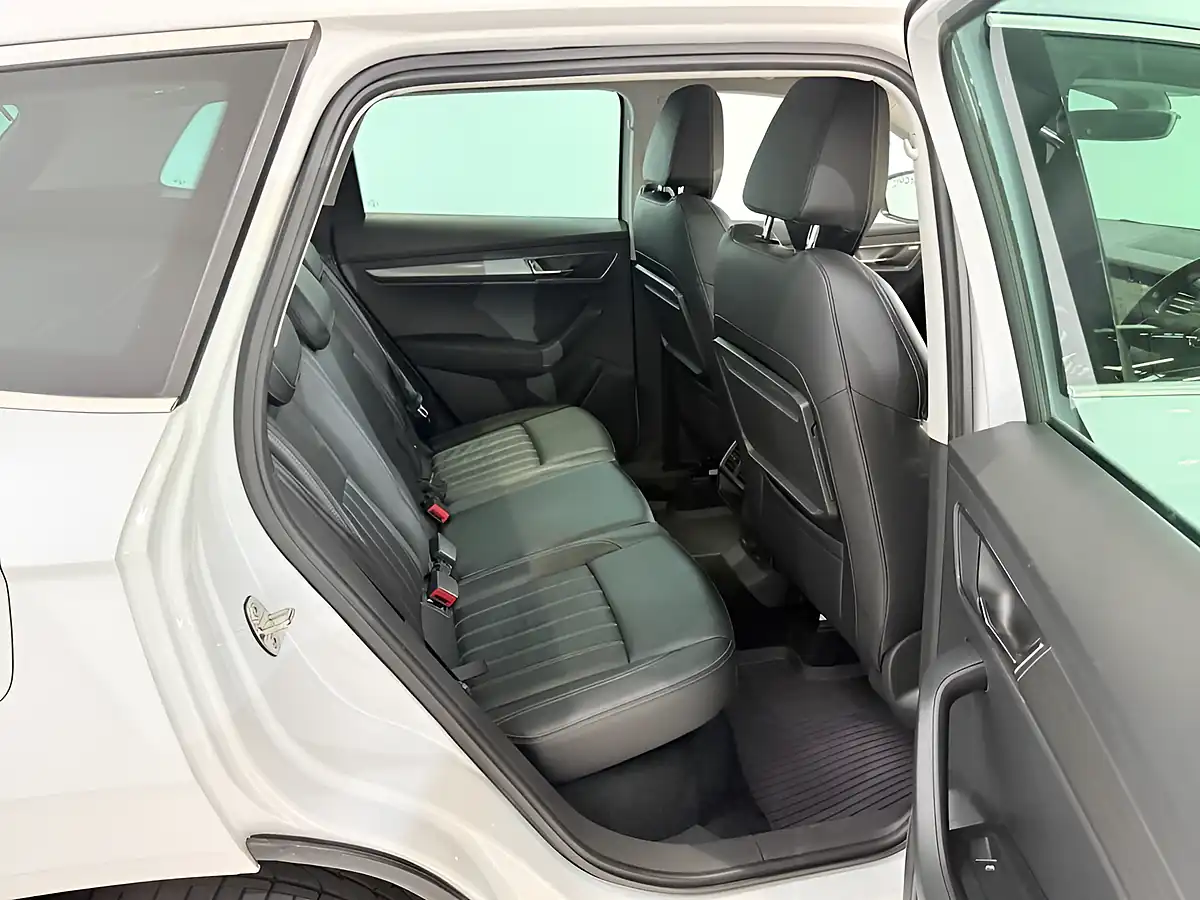 Used 2018 Skoda Karoq Edition White - Interior and Exterior details 17