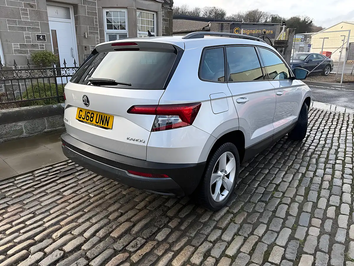 Used 2018 Skoda Karoq Se Brilliant Silver - Interior and Exterior details 13