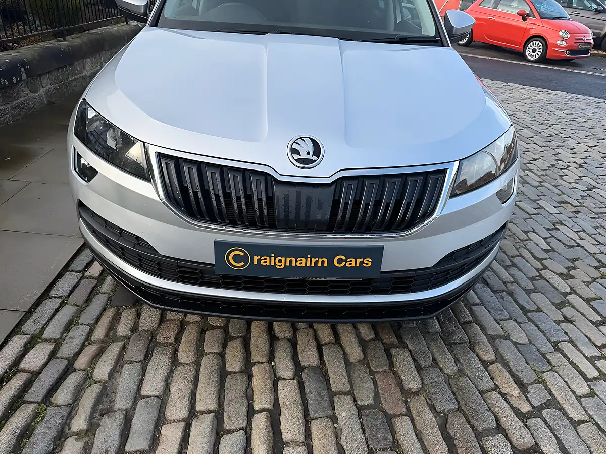 Used 2018 Skoda Karoq Se Brilliant Silver - Interior and Exterior details 14