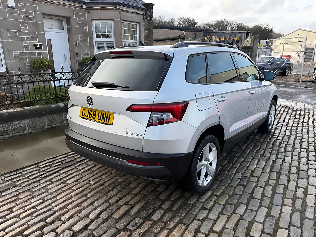 Used 2018 Skoda Karoq Se Brilliant Silver - Interior and Exterior details 4