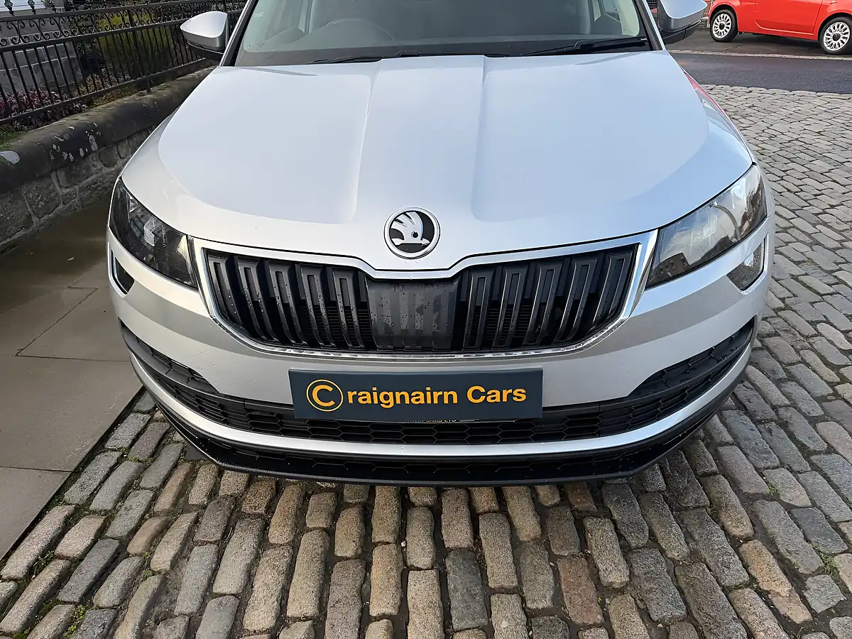 Used 2018 Skoda Karoq Se Brilliant Silver - Interior and Exterior details 5