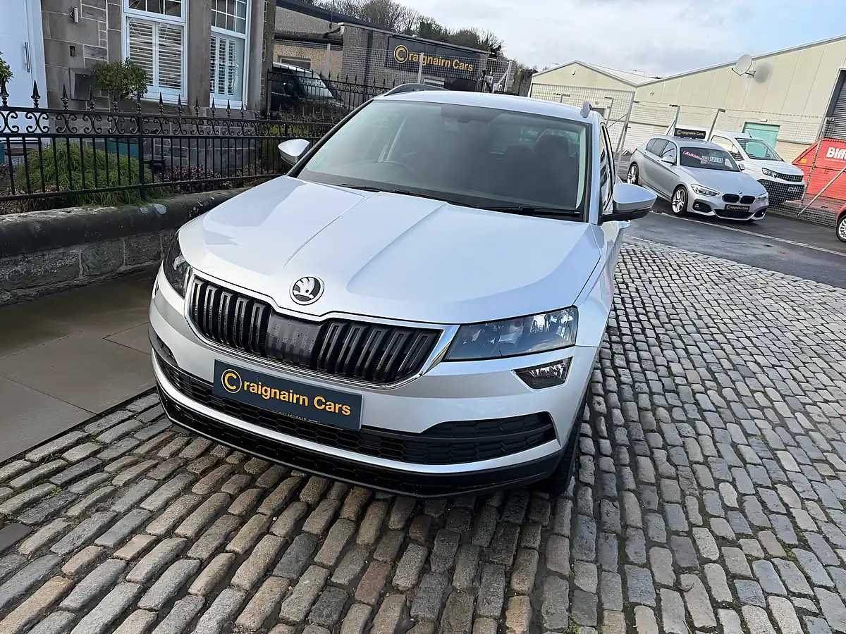 Used 2018 Skoda Karoq Se Brilliant Silver - Interior and Exterior details 6