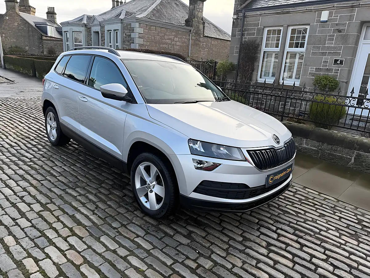 Used 2018 Skoda Karoq Se Brilliant Silver - Interior and Exterior details 7