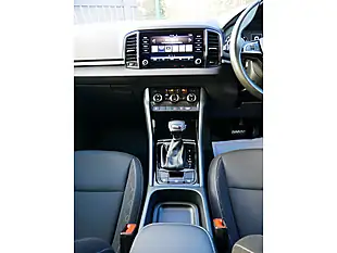 Used 2018 Skoda Karoq Se Brilliant Silver Metallic - Interior and Exterior details 15