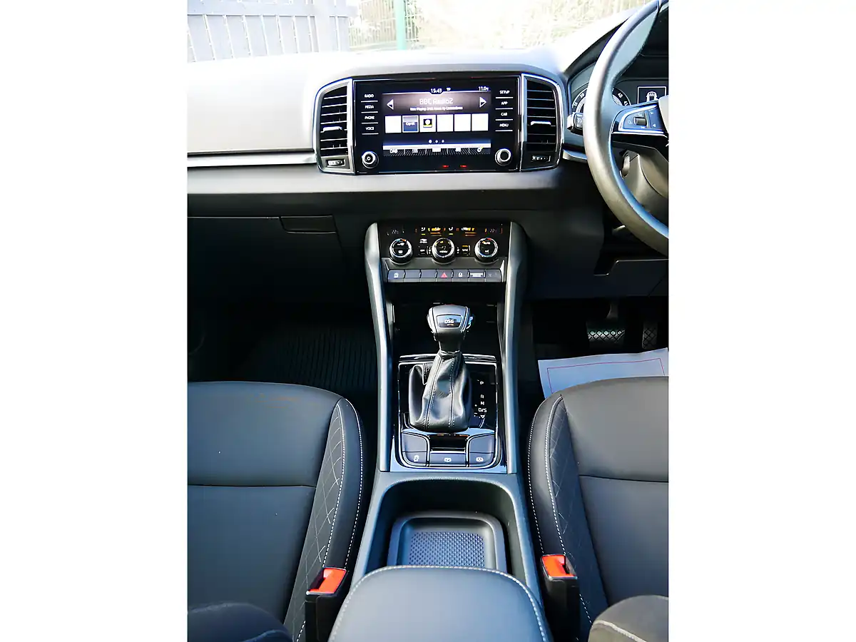 Used 2018 Skoda Karoq Se Brilliant Silver Metallic - Interior and Exterior details 15