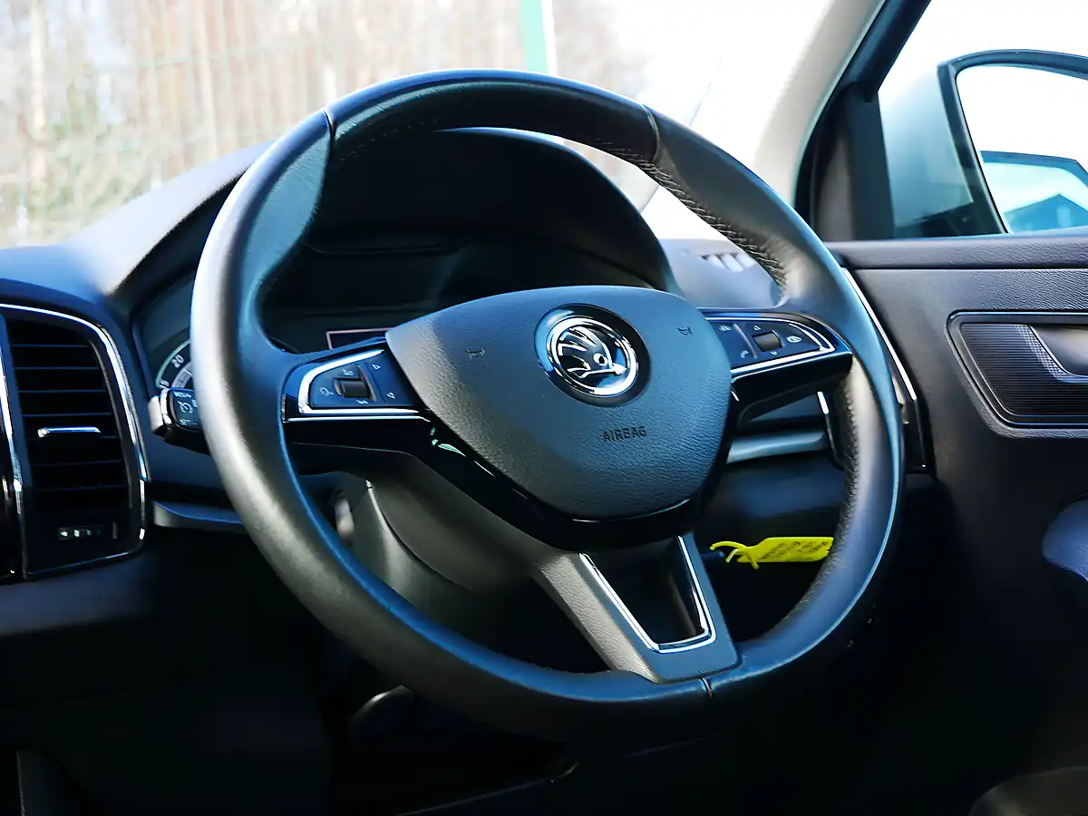 Used 2018 Skoda Karoq Se Brilliant Silver Metallic - Interior and Exterior details 16