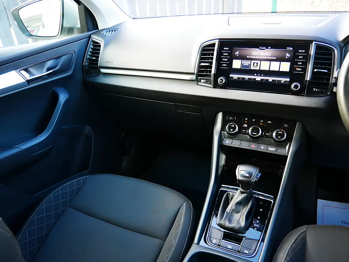 Used 2018 Skoda Karoq Se Brilliant Silver Metallic - Interior and Exterior details 17