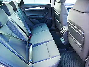 Used 2018 Skoda Karoq Se Brilliant Silver Metallic - Interior and Exterior details 18