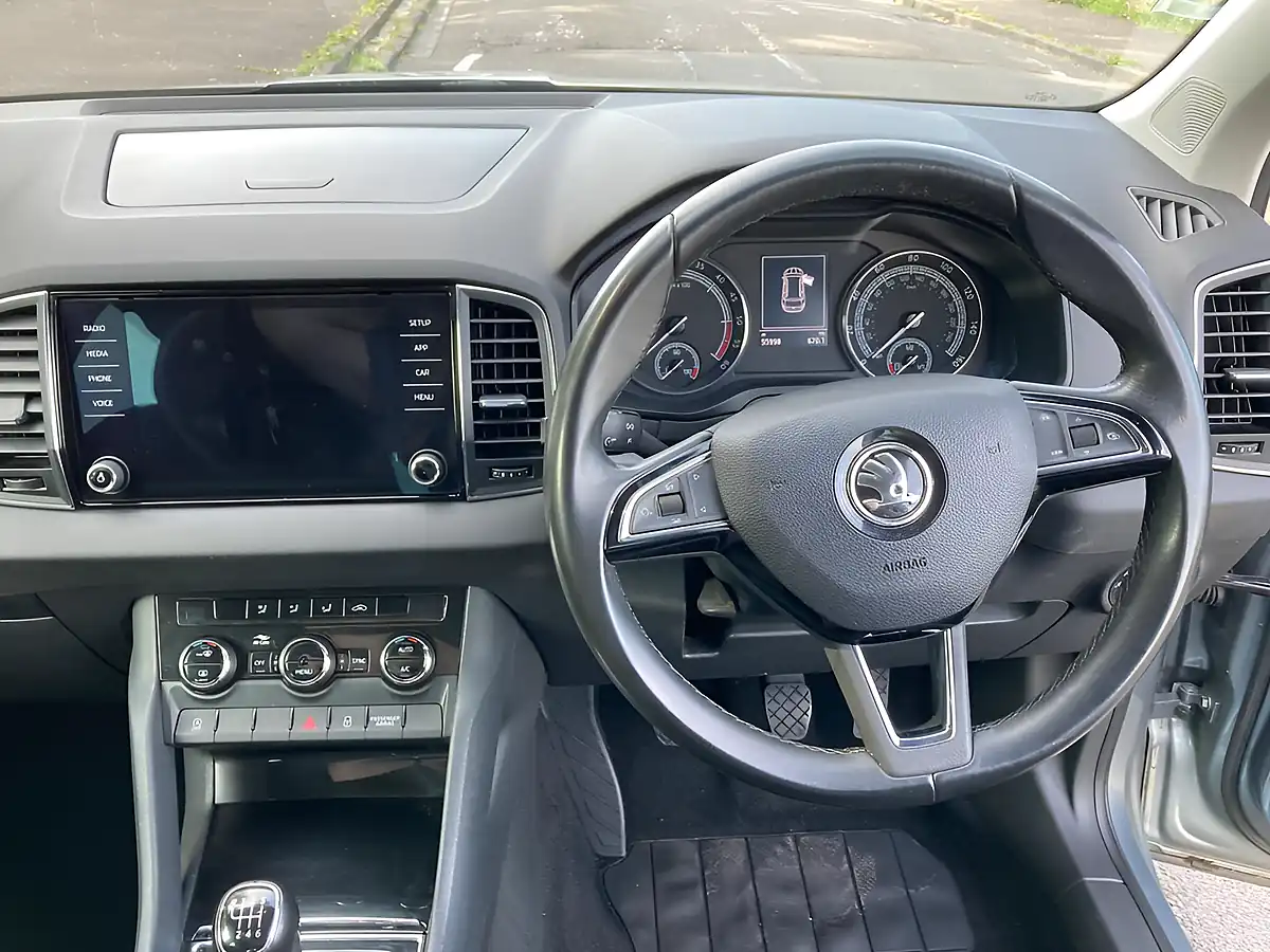 Used 2018 Skoda Karoq Se Grey - Interior and Exterior details 15