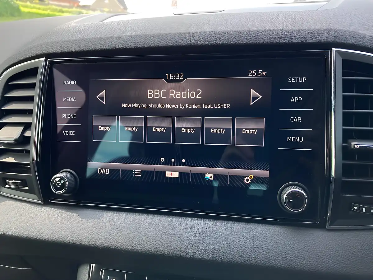 Used 2018 Skoda Karoq Se Grey - Interior and Exterior details 19