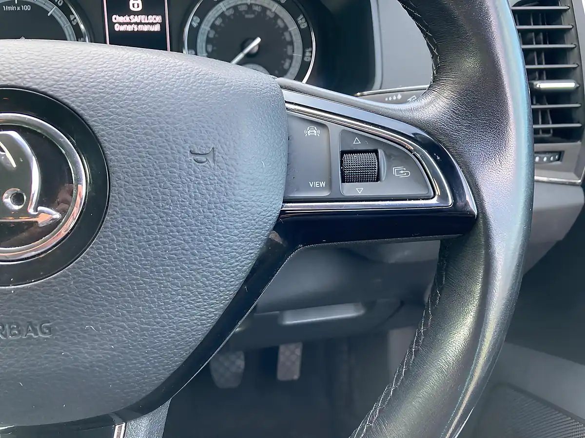 Used 2018 Skoda Karoq Se Grey - Interior and Exterior details 20