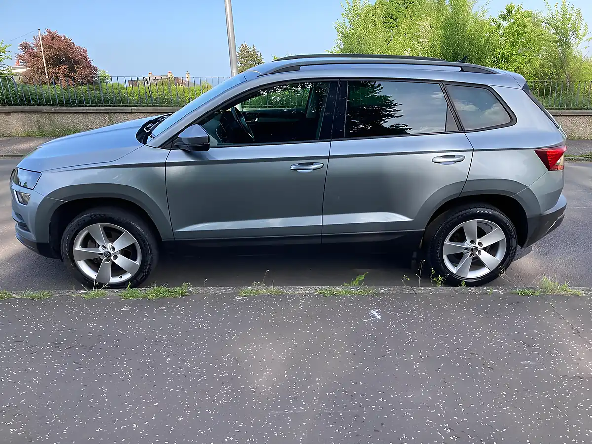 Used 2018 Skoda Karoq Se Grey - Interior and Exterior details 5
