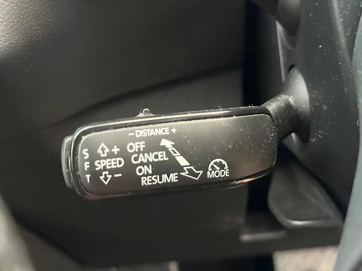 Used 2018 Skoda Karoq Se L Blue - Interior and Exterior details 12