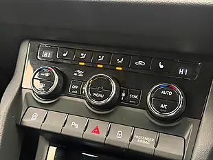 Used 2018 Skoda Karoq Se L Blue - Interior and Exterior details 13
