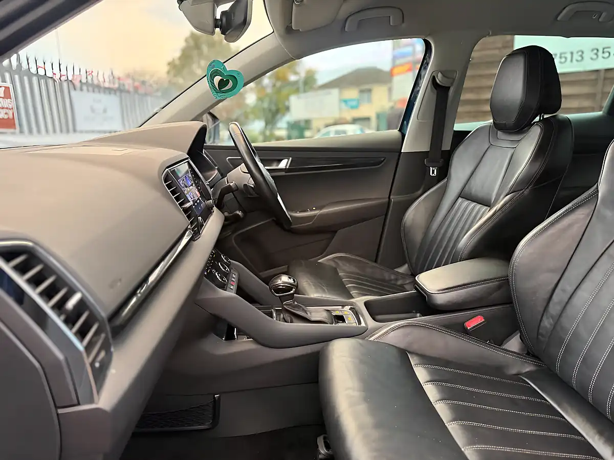 Used 2018 Skoda Karoq Se L Blue - Interior and Exterior details 17