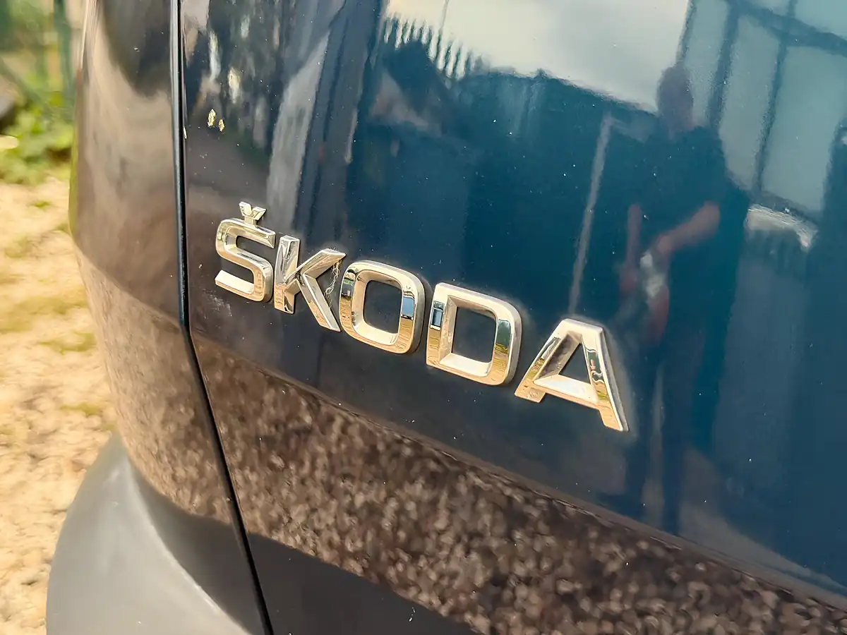 Used 2018 Skoda Karoq Se L Blue - Interior and Exterior details 18