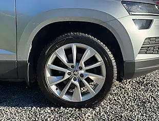Used 2018 Skoda Karoq Se L Brilliant Silver - Interior and Exterior details 10