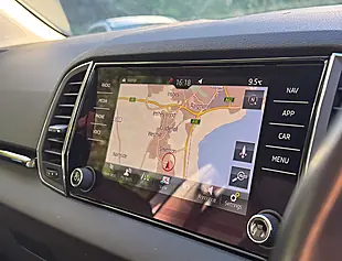 Used 2018 Skoda Karoq Se L Brilliant Silver - Interior and Exterior details 12