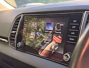 Used 2018 Skoda Karoq Se L Brilliant Silver - Interior and Exterior details 15