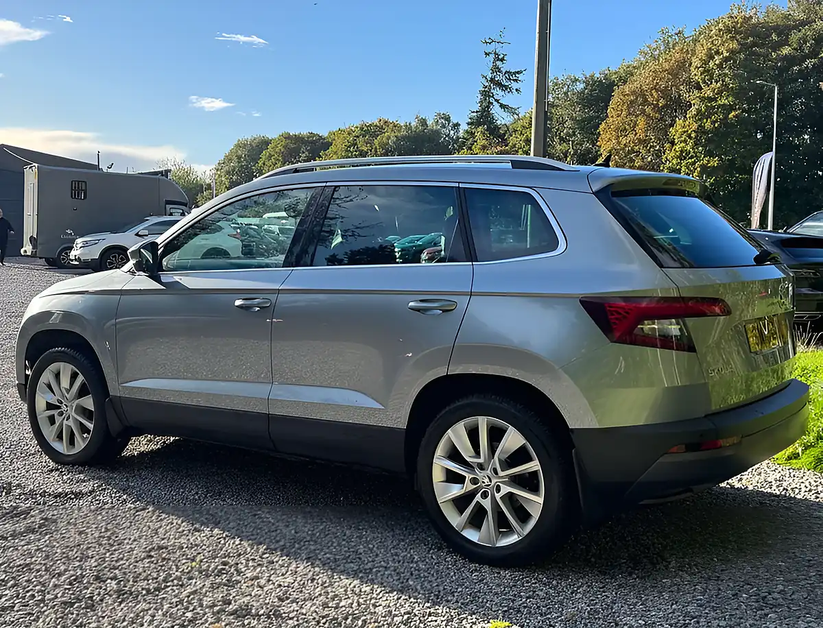 Used 2018 Skoda Karoq Se L Brilliant Silver - Interior and Exterior details 5