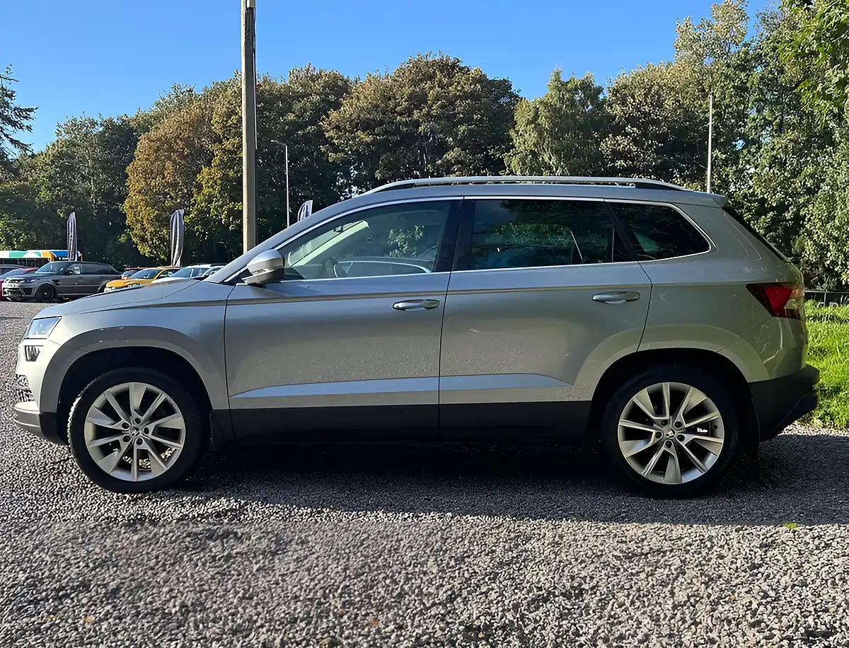 Used 2018 Skoda Karoq Se L Brilliant Silver - Interior and Exterior details 6