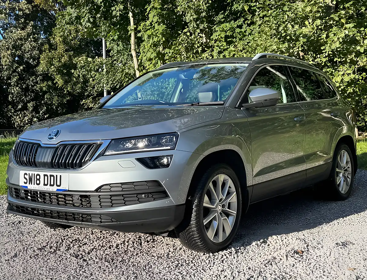 Used 2018 Skoda Karoq Se L Brilliant Silver - Interior and Exterior details 7