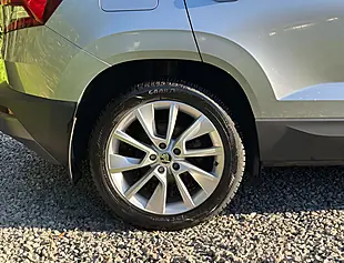 Used 2018 Skoda Karoq Se L Brilliant Silver - Interior and Exterior details 9