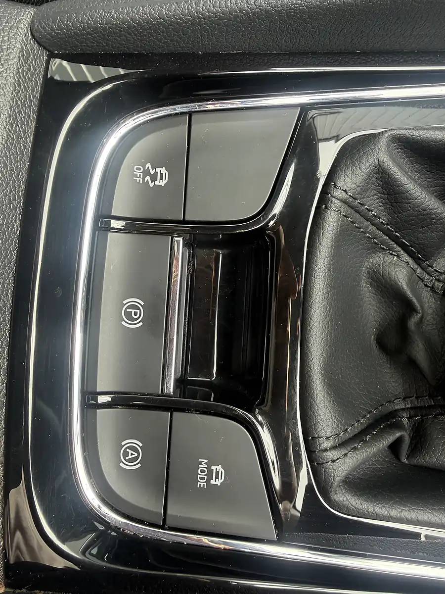 Used 2018 Skoda Karoq Se L Grey - Interior and Exterior details 16